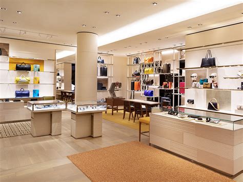 louis vuitton troy store